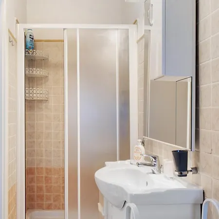 U Graie アパート アプリカーレ